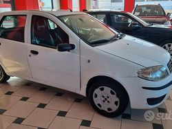 Bianco Usata 2006 Fiat Punto Active Due volumi | 1500 € (Buon prezzo)