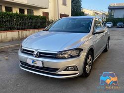Grigio(met.) Usata 2018 VW Polo Tre volumi | 13.490 € (Buon prezzo)