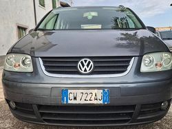 Grigio Usata 2005 VW Touran Monovolume | 2800 € (Molto cara)
