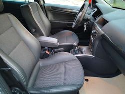 Grigio Usata 2006 Opel Astra Club Station wagon | 3800 € (Molto cara)