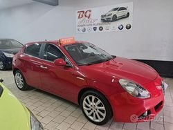Rosso Usata 2015 Alfa Romeo Giulietta Tre volumi | 6999 € (Buon prezzo)