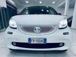 White / orange Usata 2015 Smart ForTwo Coupé Edition #1 Due volumi | 9900 € (Buon prezzo)