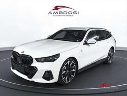 Alpin white pastello Usata 2024 BMW 530e M Sport Station wagon | 74.600 €