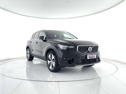 Nero metallizzato Usata 2022 Volvo XC40 Core SUV | 22.900 € (Super prezzo)