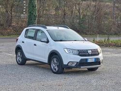 Bianco Usata 2017 Dacia Sandero Stepway Tre volumi | 7900 € (Buon prezzo)