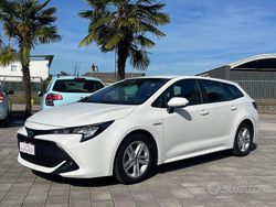 Bianco Usata 2019 Toyota Corolla Active Tre volumi | 15.000 € (Buon prezzo)
