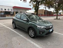Verde Usata 2023 Dacia Sandero Stepway Due volumi | 16.000 € (Cara)