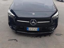 Nero Usata 2020 Mercedes B200 Monovolume | 24.990 € (Cara)