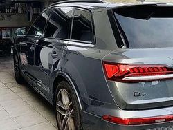 Grigio Usata 2022 Audi Q7 Sport SUV | 59.000 € (Cara)