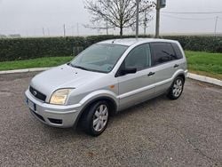 Usata 2004 Ford Fusion Collection Monovolume | 990 € (Buon prezzo)
