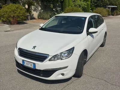 Usata Peugeot 308 SW Active 120 CV (88 kW) 2017 Bianco Station wagon