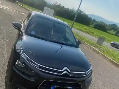 Usata Citroën C4 Shine 102 CV (75 kW) 2018 Nero Berlina