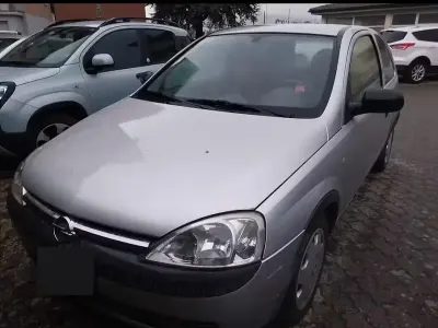 Usata Opel Corsa 58 CV (42 kW) 2002 Grigio Utilitaria