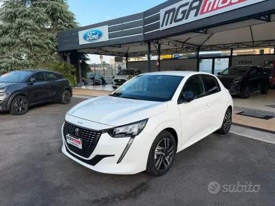 Usata Peugeot 208 Active 101 CV (74 kW) 2023 Bianco Utilitaria