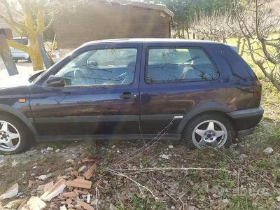 Begagnad VW Golf III GTI 116 HK (85 kW) 1995 Blå Sedan