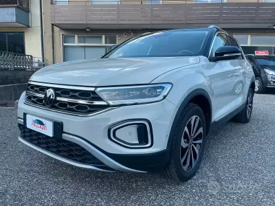 Usata VW T-Roc Style 150 CV (110 kW) 2023 Beige SUV