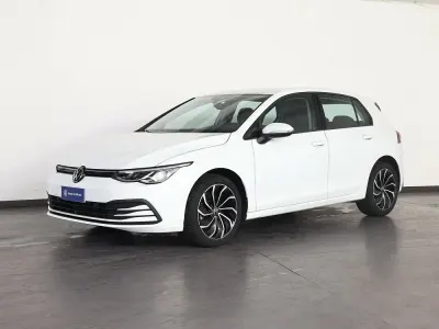 Usata VW Golf VIII Life 131 CV (96 kW) 2021 Deep black Berlina