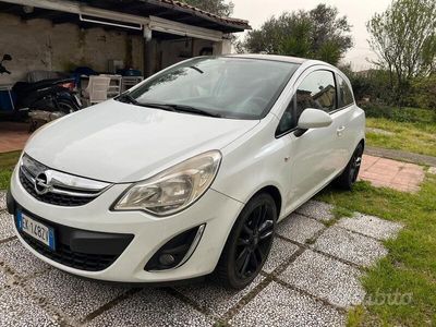 usata Opel Corsa 1.3 multi jet 3 porte NEOPATENTATI