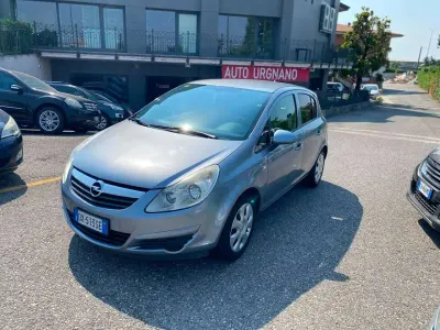 Usata Opel Corsa Cosmo 80 CV (58 kW) 2009 Grigio Utilitaria