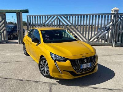Usata Peugeot 208 Active 102 CV (75 kW) 2023 Giallo Utilitaria
