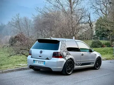 Usata VW Golf IV 130 CV (95 kW) 2003 Berlina