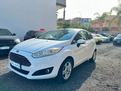 Usata Ford Fiesta Titanium 75 CV (55 kW) 2013 Bianco Berlina