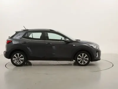 Usata Kia Stonic Style 100 CV (73 kW) 2022 Grigiogrigio SUV