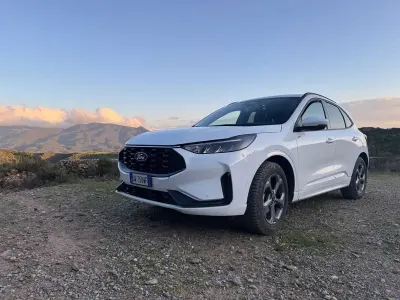 Usata Ford Kuga ST-Line 179 CV (131 kW) 2024 Bianco SUV