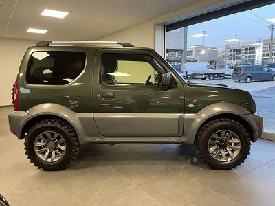 Usata Suzuki Jimny 86 CV (63 kW) 2017 Verde SUV