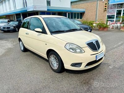 Usata Lancia Ypsilon 60 CV (44 kW) 2007 Oro Utilitaria