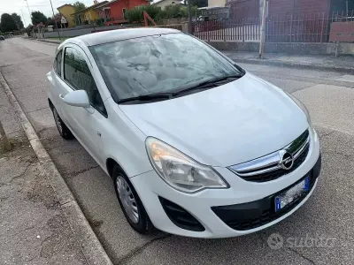 Usata Opel Corsa 75 CV (55 kW) 2011 Bianco Utilitaria