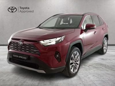 Usata Toyota RAV4 Hybrid Lounge 222 CV (163 kW) 2023 Rosso SUV