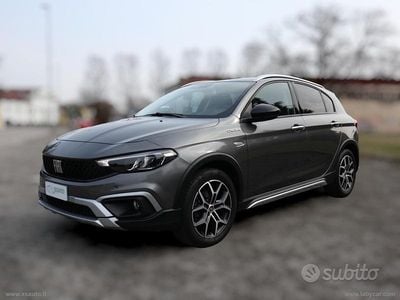 Usata Fiat Tipo Cross 131 CV (96 kW) 2022 Grigio Berlina