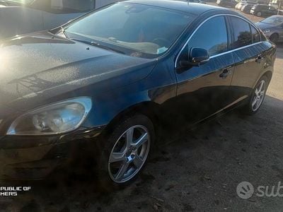 Usata Volvo S60 203 CV (149 kW) 2012 Nero Berlina