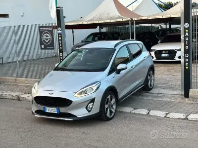 Usata Ford Fiesta Active 86 CV (63 kW) 2019 Grigio Utilitaria