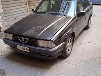 Usata Alfa Romeo 75 120 CV (88 kW) 1992 Grigio Berlina