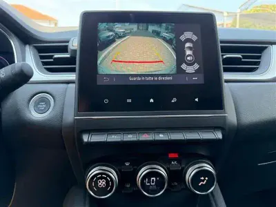 Usata Renault Captur Intens 160 CV (117 kW) 2022 Grigio chiaro SUV