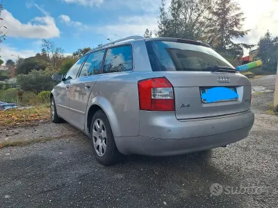 Usata Audi A4 130 CV (95 kW) 2004 Grigio Station wagon
