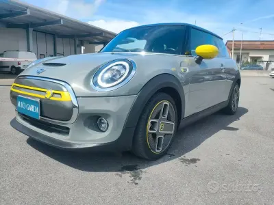 Usata Mini Cooper SE 75 kW (102 CV) 2021 Grigio Utilitaria
