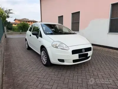 Usata Fiat Grande Punto S 69 CV (50 kW) 2012 Bianco Utilitaria