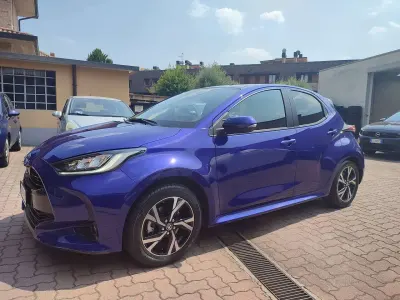 Usata Toyota Yaris Trend 116 CV (85 kW) 2025 Blu/azzurro Utilitaria