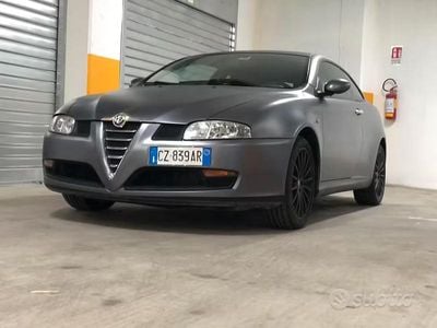 Usata Alfa Romeo GT Distinctive 140 CV (102 kW) 2005 Grigio Coupé