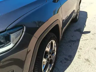 Usata Jeep Compass Limited 140 CV (102 kW) 2018 Grigio SUV