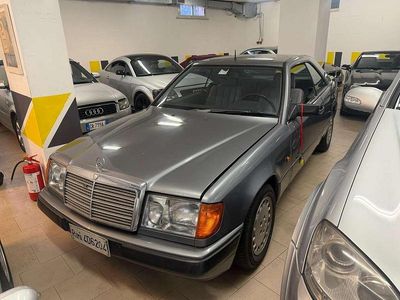 Usata Mercedes 230 101 CV (74 kW) 1990 Grigio Coupé