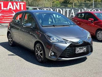 Usata Toyota Yaris Hybrid Team 75 CV (55 kW) 2018 Grigio Berlina