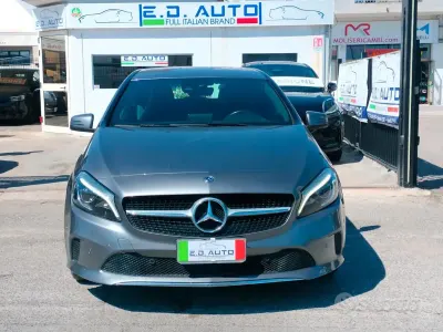 Usata Mercedes A160 Premium 90 CV (66 kW) 2017 Grigio Utilitaria
