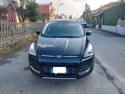 Usata Ford Kuga 140 CV (102 kW) 2013 Nero SUV