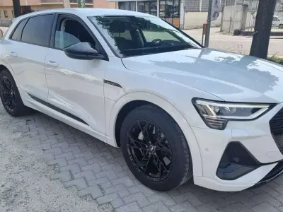 Usata Audi e-tron S-Line 158 kW (215 CV) 2020 Bianco SUV