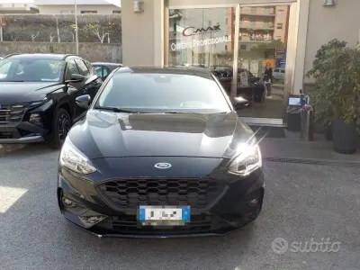 Usata Ford Focus ST-Line 120 CV (88 kW) 2020 Nero Berlina