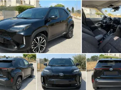 Usata Toyota Yaris Cross Lounge 92 CV (67 kW) 2024 Nero SUV